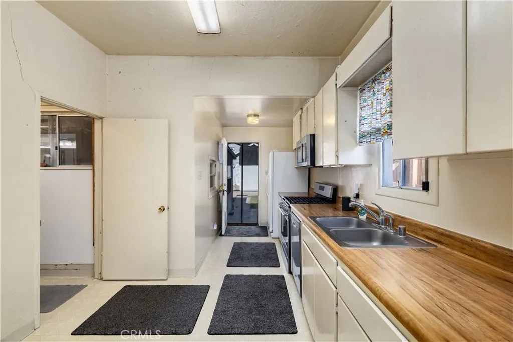 421 W Colorado Boulevard, Monrovia, California 91016 home-pic-9